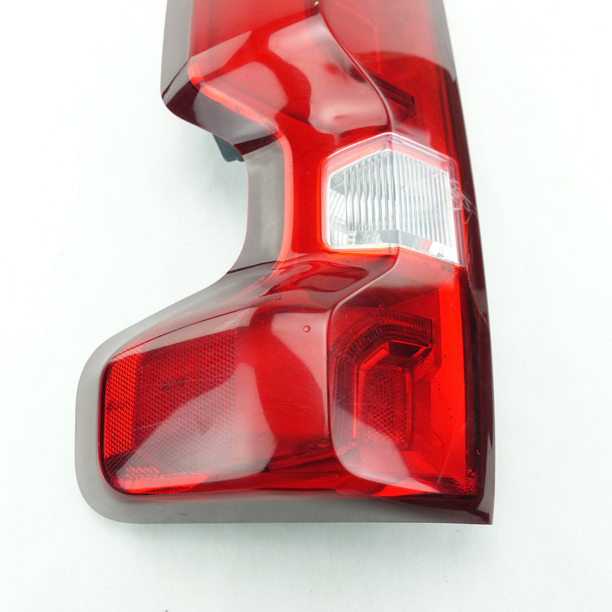Damage 2020 2021 Silverado 1500 Passenger Right Rear Taillight Tail Light Lamp