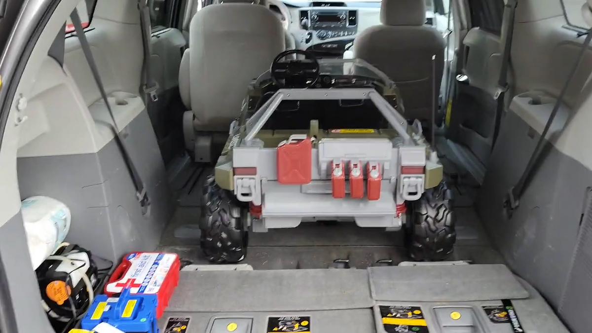 Halo Warthog Electric Ride-On Vehicle with Laser Tag Gun and Body Armor - Microsoft Licensed